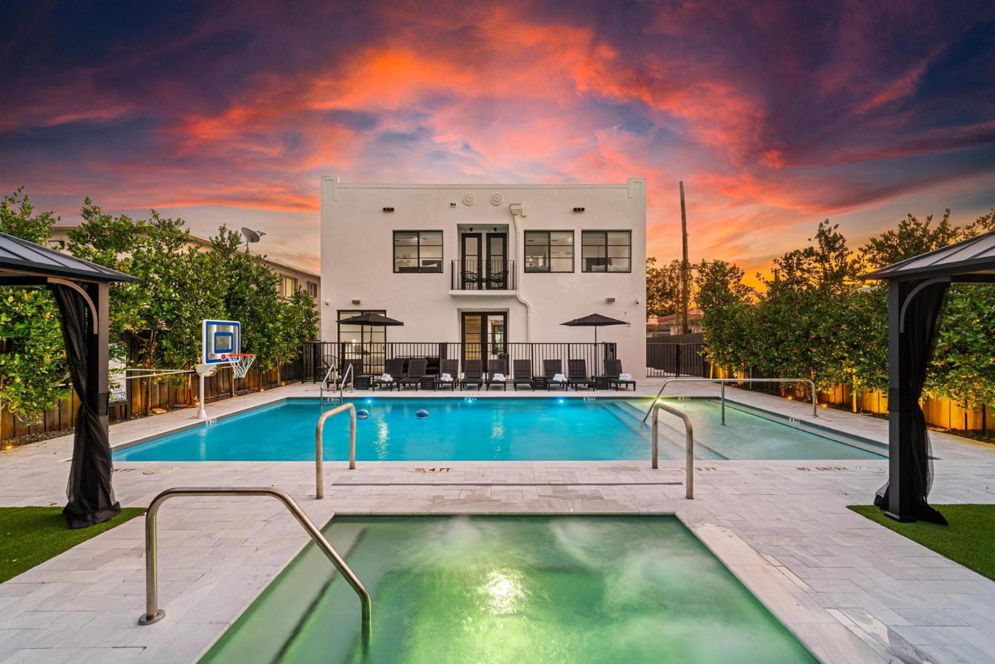 Lux Retreat By Renzzi Apartment Miami Exterior photo