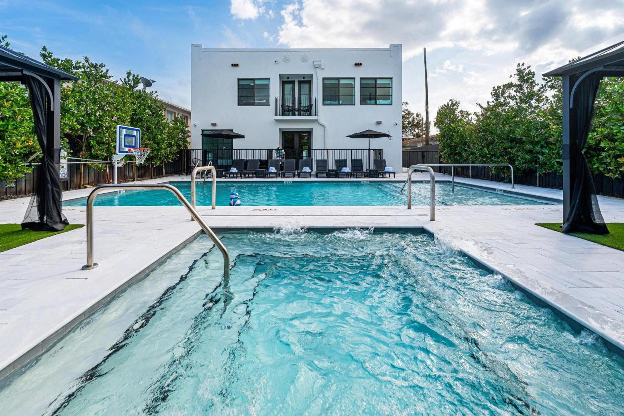Lux Retreat By Renzzi Apartment Miami Exterior photo