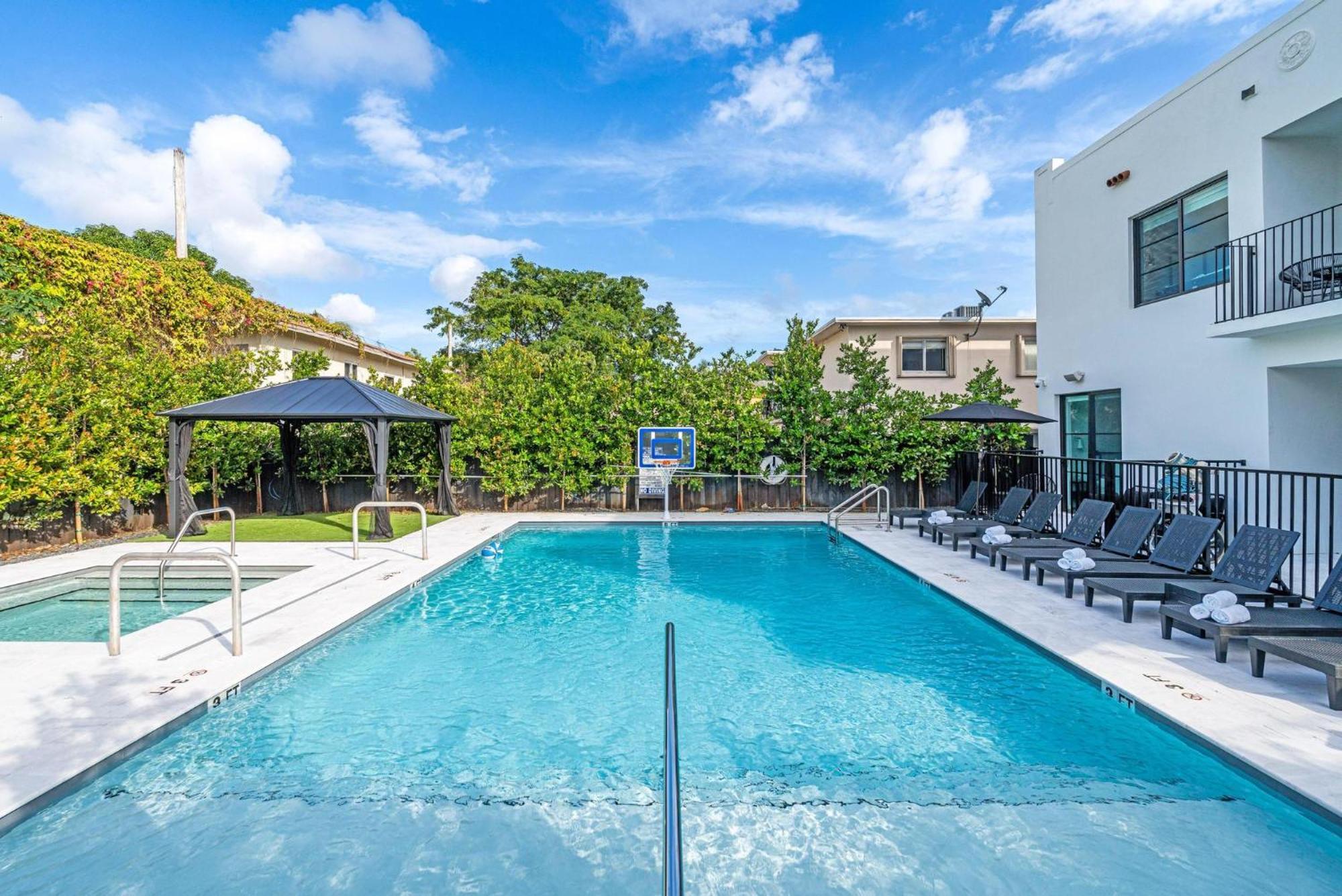 Lux Retreat By Renzzi Apartment Miami Exterior photo